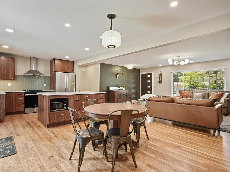 816 Whitehall Rd