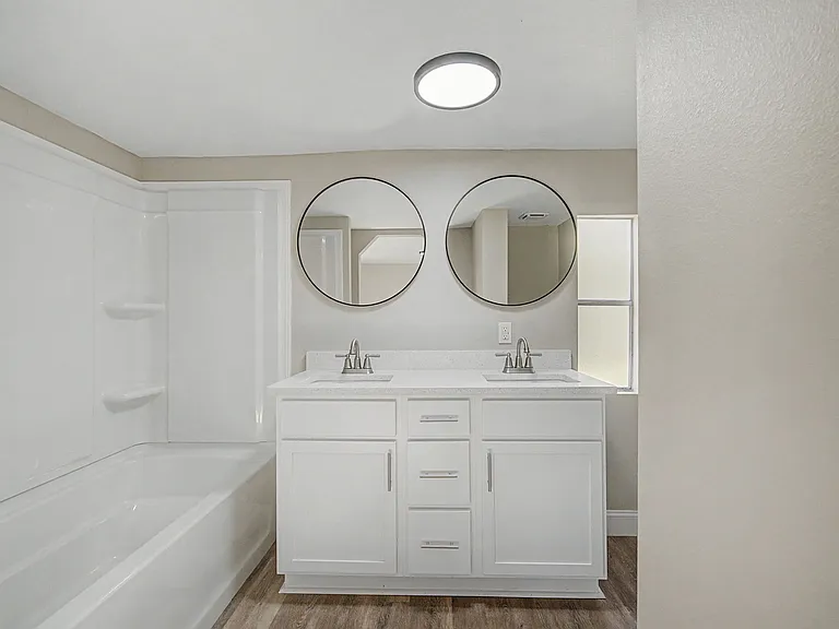 512 W Bach Dr — Photo 16
