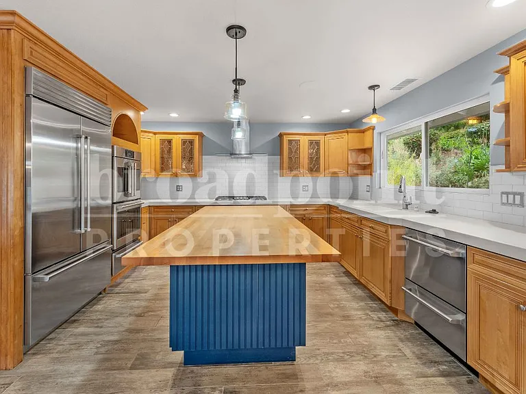 2113 Sleepy Hollow Rd — Photo 8