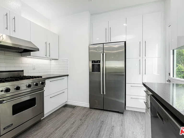 8718 Rosewood Ave — Photo 16