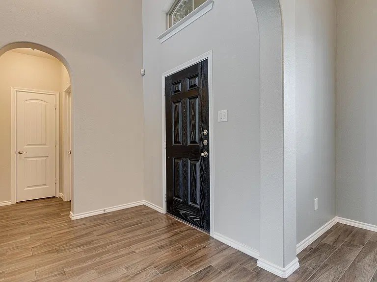 1824 Sparrow St — Photo 3