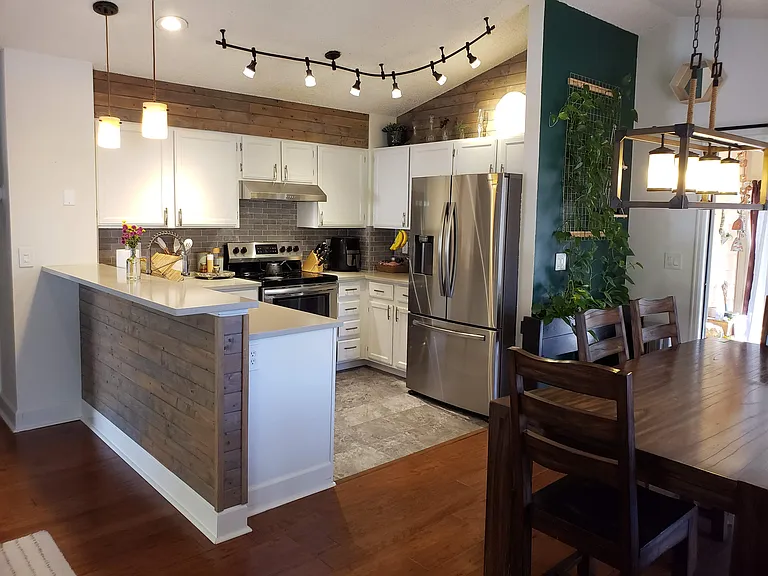 1601 Barnwood Dr — Photo 6