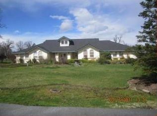 19460 Hollow Ln, Redding, CA 96003