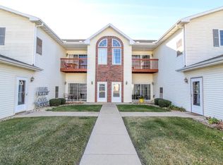 1612 Commonwealth DRIVE #8, Fort Atkinson, WI
