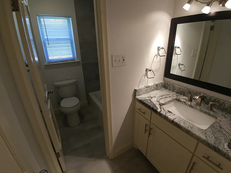 13434 Spring Grove Ave — Photo 21