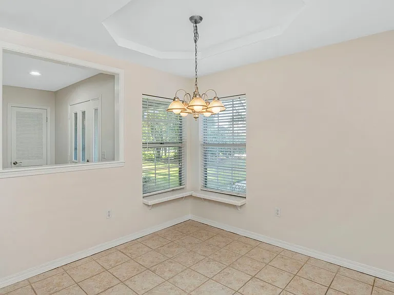 305 Parkwood Pl — Photo 10