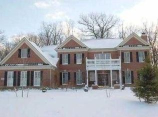 2643 Timber Hill Dr, Ann Arbor, MI 48103