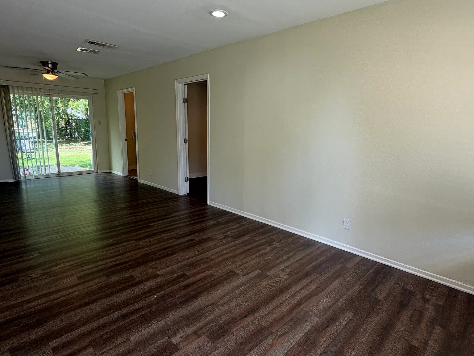 4 bed, 1288 sqft, $1,850 — Photo 3