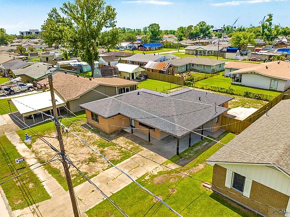 2nd image of 1808 Acadian Dr
