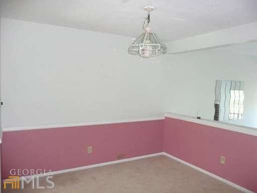 3rd image of 39 Sandalwood Cir