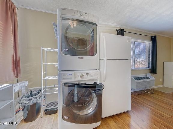 3rd image of 2733 Jersey Ave APT C303