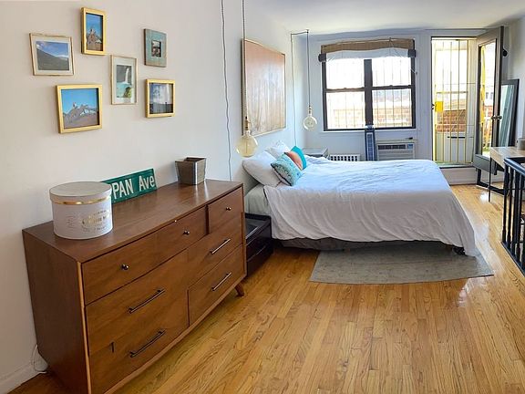 5th image of 63 Saint Marks Pl APT 5D