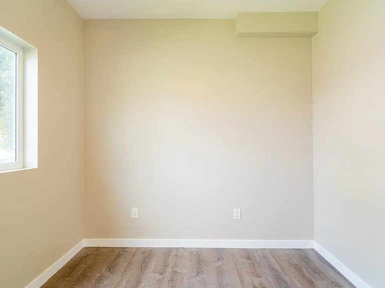 4929 College Ave — Photo 10