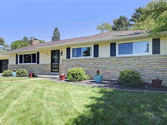 3rd image of 931 Thorntree Blvd