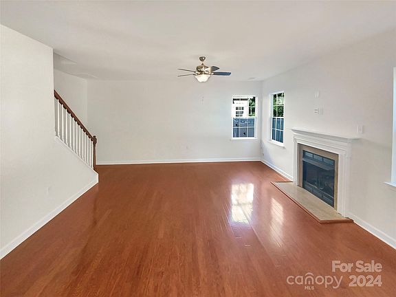 3rd image of 4209 High Shoals Dr