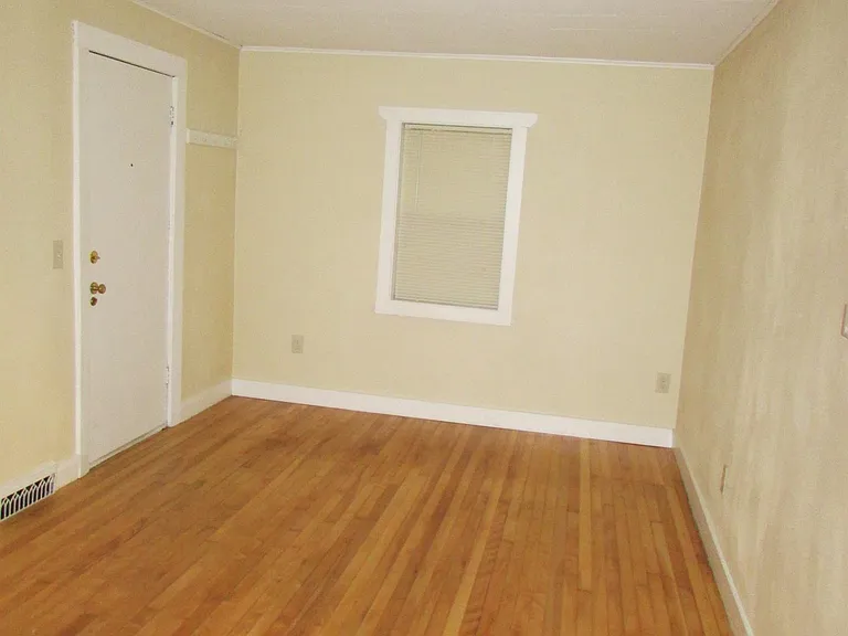 2702 Dahle St — Photo 6