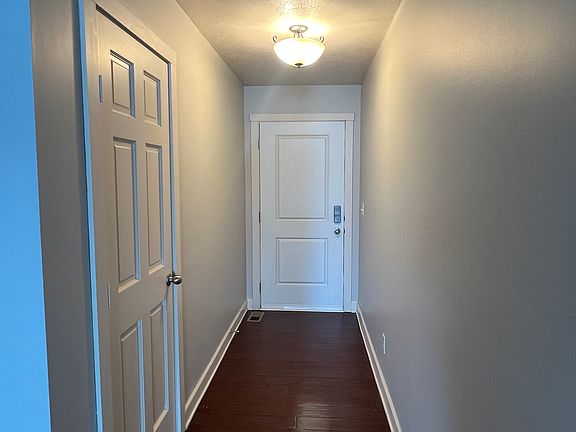 2nd image of 2989 Meadowlark Ln