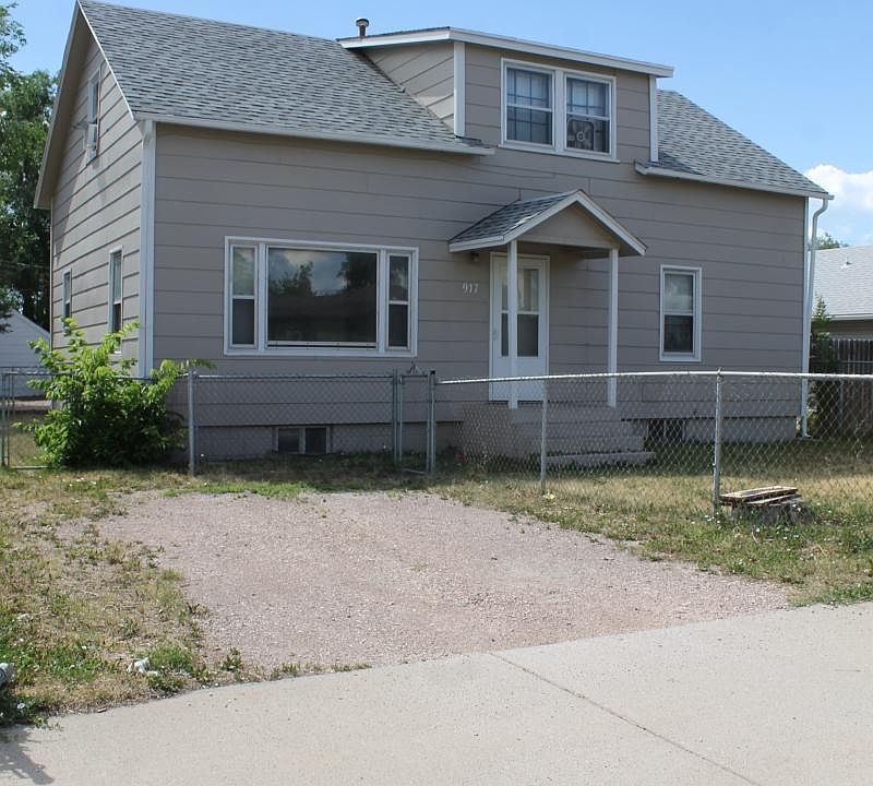 2nd image of 917 Haines Ave #3