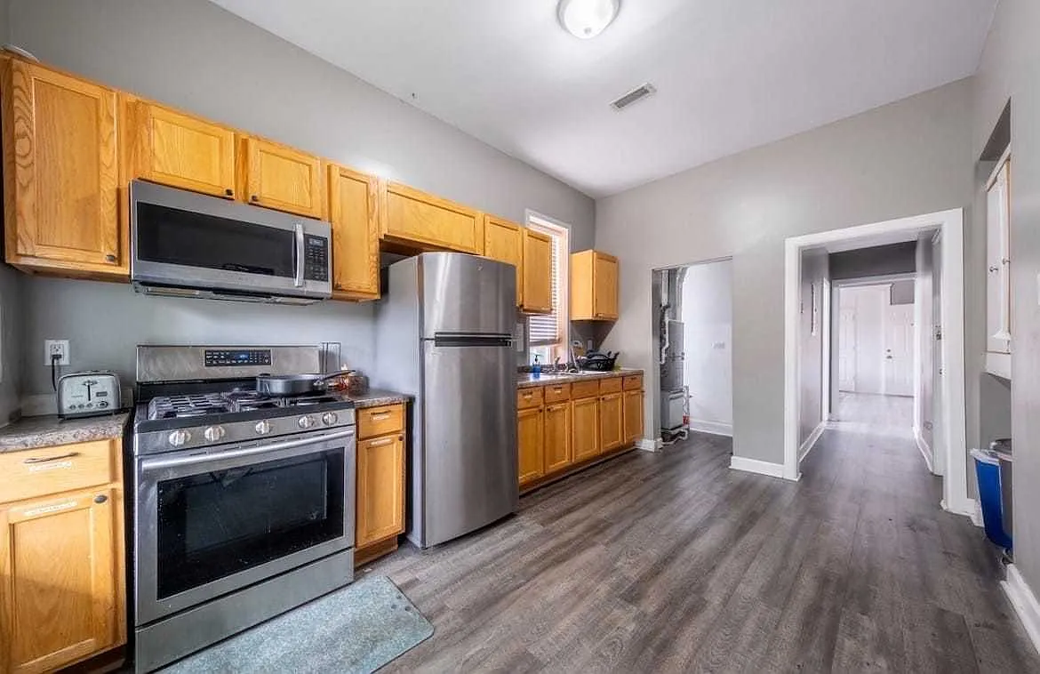 4 bed, 1750 sqft, $2,050 — Photo 3