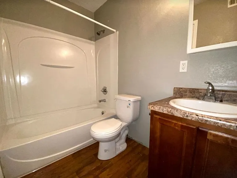 August Place Apartments — Photo 13
