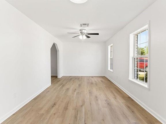 5th image of 2460 Paige Janette Dr