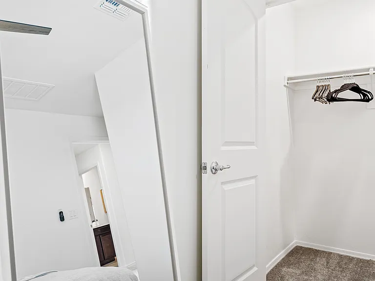 1113 E Ascent St — Photo 32