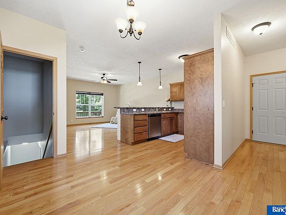 5th image of 2206 E St