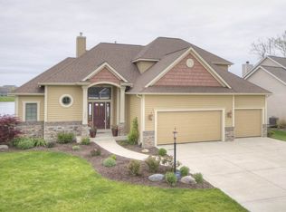 14904 Sandstone Dr, Fort Wayne, IN 46814