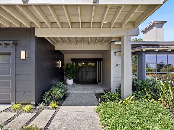 3rd image of 87 Peacock Drive