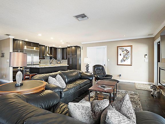 4th image of 2743 NE 28th Court #3