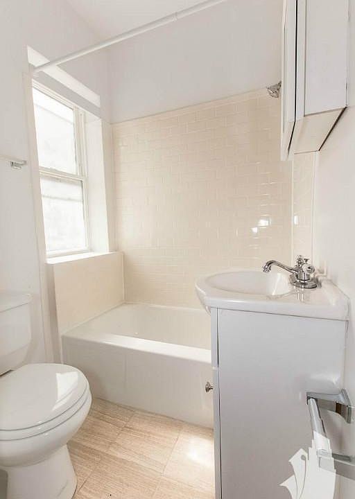 1st image of 2915 W George St #2915/1