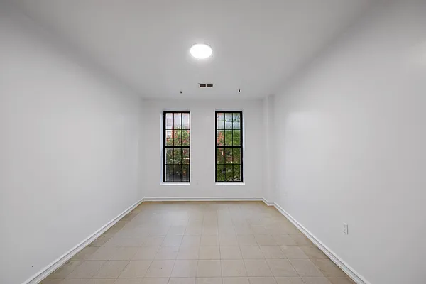 Rented by Skyhigh Realty NYC LLC | media 8