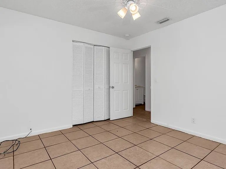 1320 Wellington St #B — Photo 18