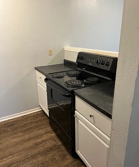 Pinebrook Apartments — Photo 9