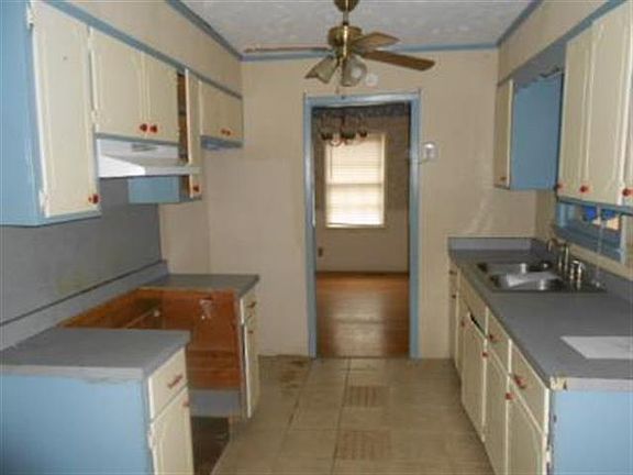5th image of 407 Oakwood St