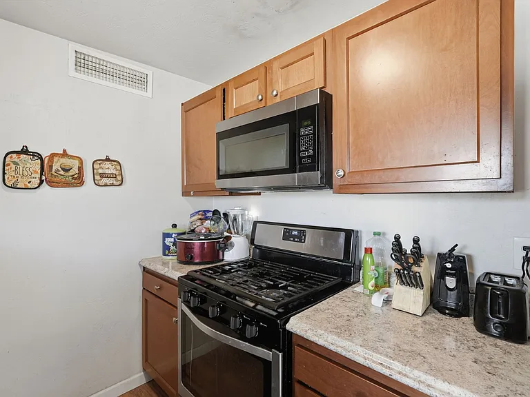 2439 E Parkside Dr — Photo 9
