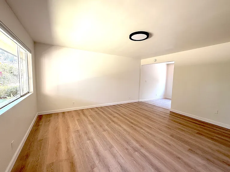 2220 Oak Park Ln #3 — Photo 2
