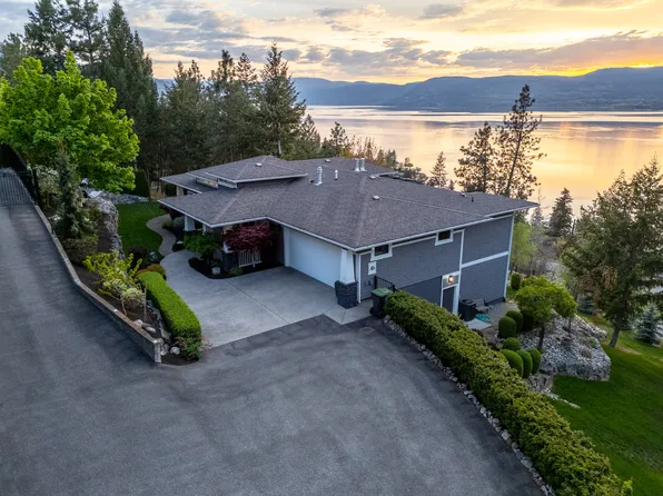 421 Edgemont Ct, Kelowna, BC V1W 4J8