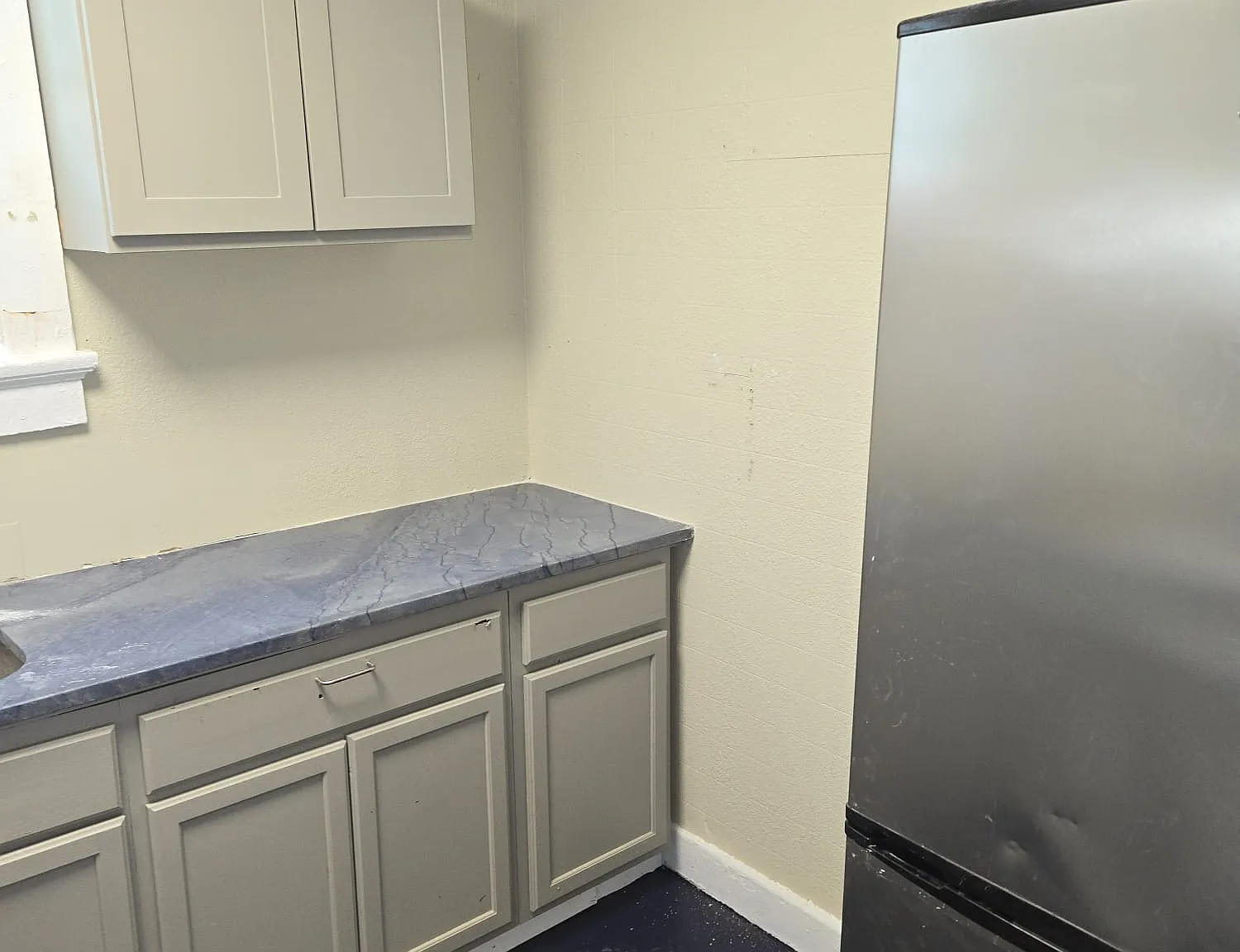 2 bed, 1.5 bath, 1000 sqft, $1,350 — Photo 2