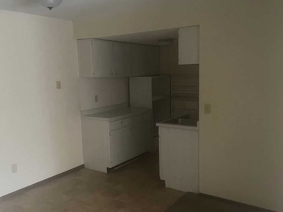 2nd image of 333 Oak Grove St #401