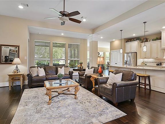 4th image of 4407 Hadleigh Ln