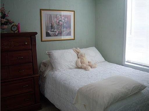 3rd image of 529 Pecan Dr