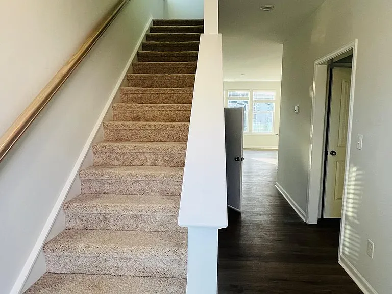 19 Nettle Ln — Photo 2