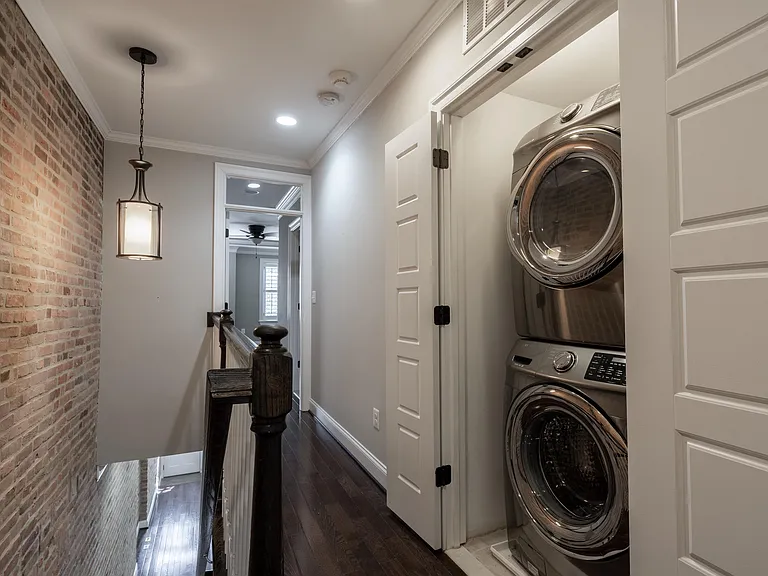 922 S Clinton St — Photo 13