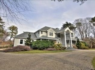 2 2nd Neck Ln, East Quogue, NY 11959