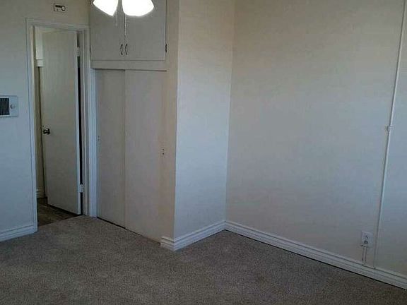 3rd image of 4055 Hamilton St #12