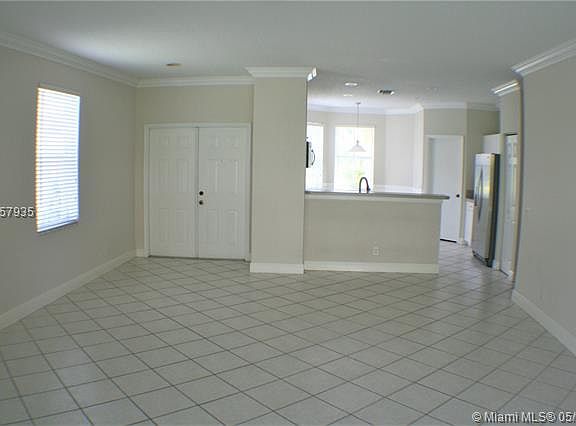 2nd image of 1694 Primrose Dr