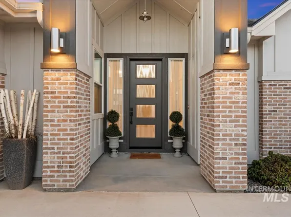 8416 W Meltwater Ln, Eagle, ID 83616