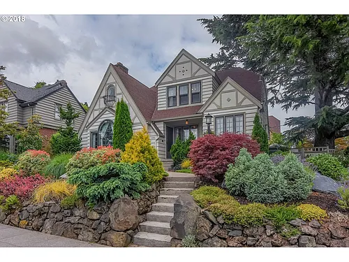 3565 NE Klickitat St Photo 1