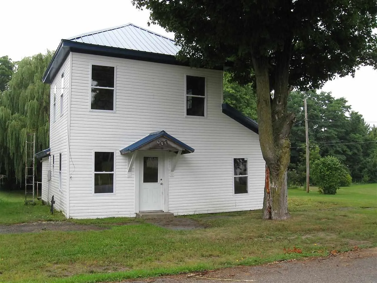 409 Sycamore St photo 1